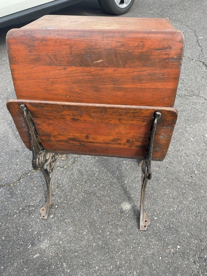 Antiguo escritorio escolar 1881 Buffalo herrajes número #3 asiento plegable hierro fundido madera Foto 2 de 4