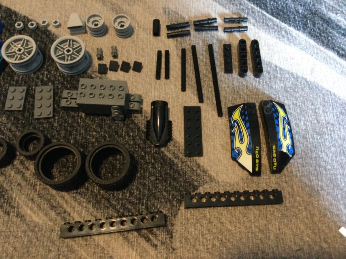 3 COMPLETE LEGO RACERS SET - 8136, 8139 & 8141 - 332 PCS - NO