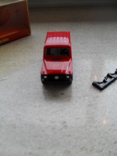 herpa 2076 MB Geländewagen rot Mercedes W463 m Zub Feuerwehr 1:87 - wie NEU,UNBE - Bild 3 von 4