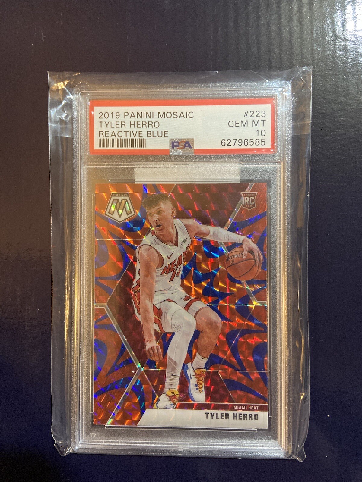 2019-20 MOSAIC REACTIVE BLUE ROOKIE PSA 10 TYLER HERRO HEAT