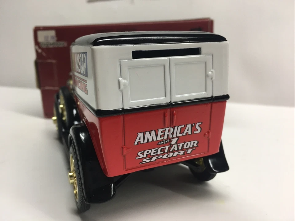 Hooters 福特模型 A 交付 Van 压铸卡车硬币银行 1/25 赛车室... — 第 3/4 张图片