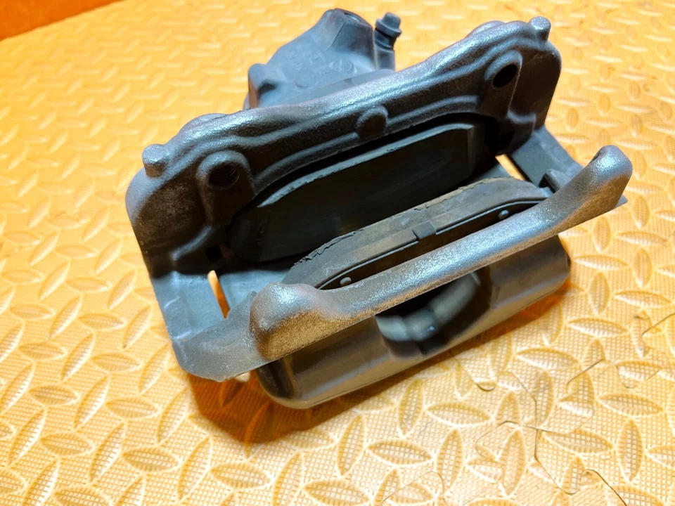 15-21 MERCEDES-BENZ C300 W205 PINZA FRENO DISCO LADO CONDUCTOR DELANTERO IZQUIERDO OEM Foto 3 de 4