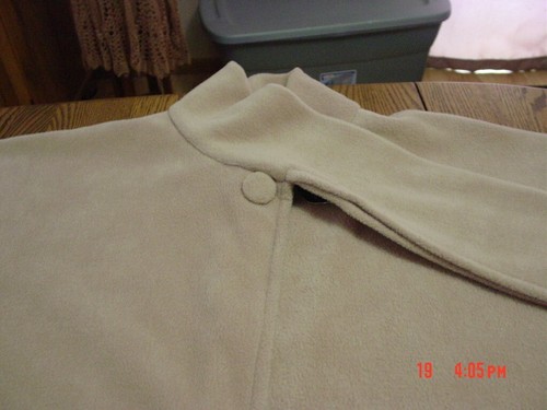 NWT Womens Fleece Cape with Wrap around Scarf by East 5th - Picture 3 of 14