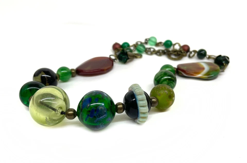 Collar artesanal hecho a mano de cuentas de vidrio de murano hecho a mano marca Tamara Yarilo Foto 4 de 4