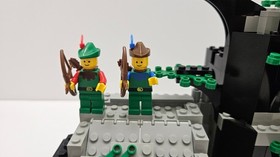 LEGO set #6066 Camouflaged Outpost w/inst. Vintage Castle Forestmen Archers