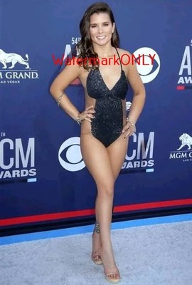 Gorgeous ''Danica Patrick'' Race Car Driver Beautiful LEGGY ''Pin-UP'' PHOTO! #(14)