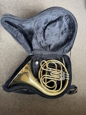 Single French Horn   Professionally Serviced  Excellent Playing Condition   Case