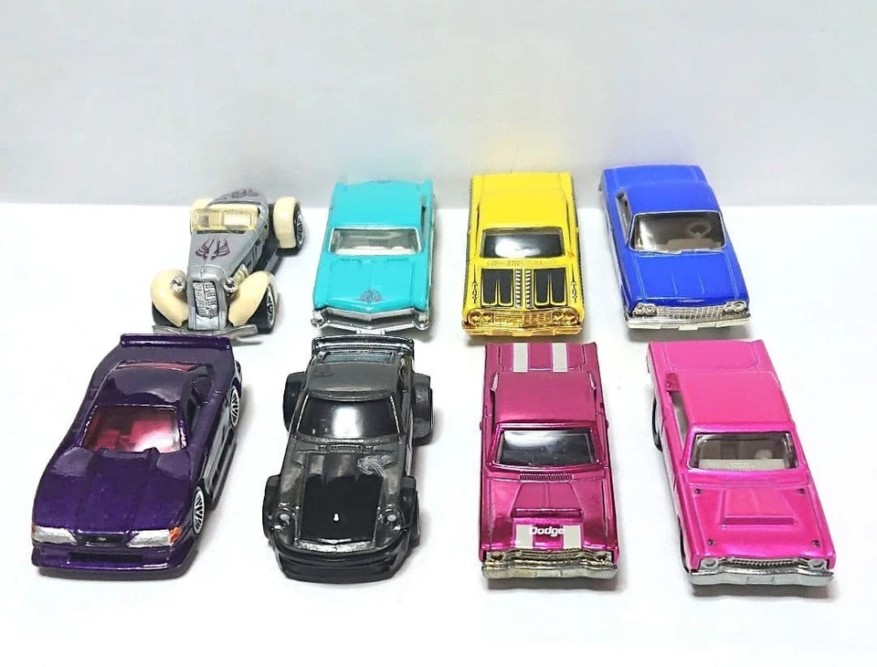 Hot Wheels scala 1/64 auto pressofuse set 8 auto vintage - Immagine 3 di 4