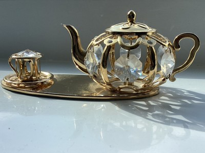 Crystal Delight Austrian 24k vergoldet Teekanne Tasse Untertasse Set auf Gold Tablett