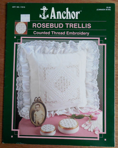 EUC  1991 Anchor "Rosebud Trellis" 4-Fold Counted Thread Embroidery Leaflet
