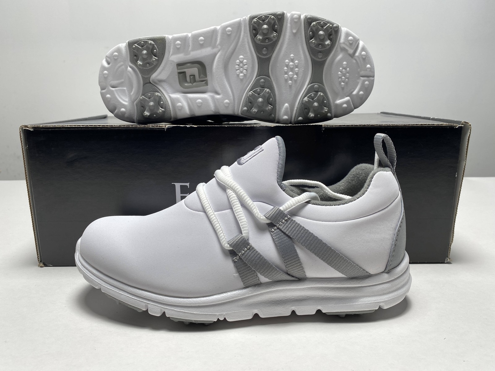 Shoes White Sz 4 ( 48209) New