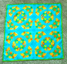 VTG VERA 22x22 Multicolor Leaves Floral Design Silky Polyeste Scarf