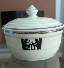 Vtg Halls Silhouette Superior Quality Kitchenware Covered Casserole Dish Drip