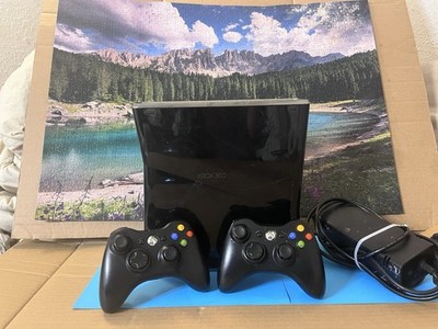 X Box 360 Mit zwei Controllern