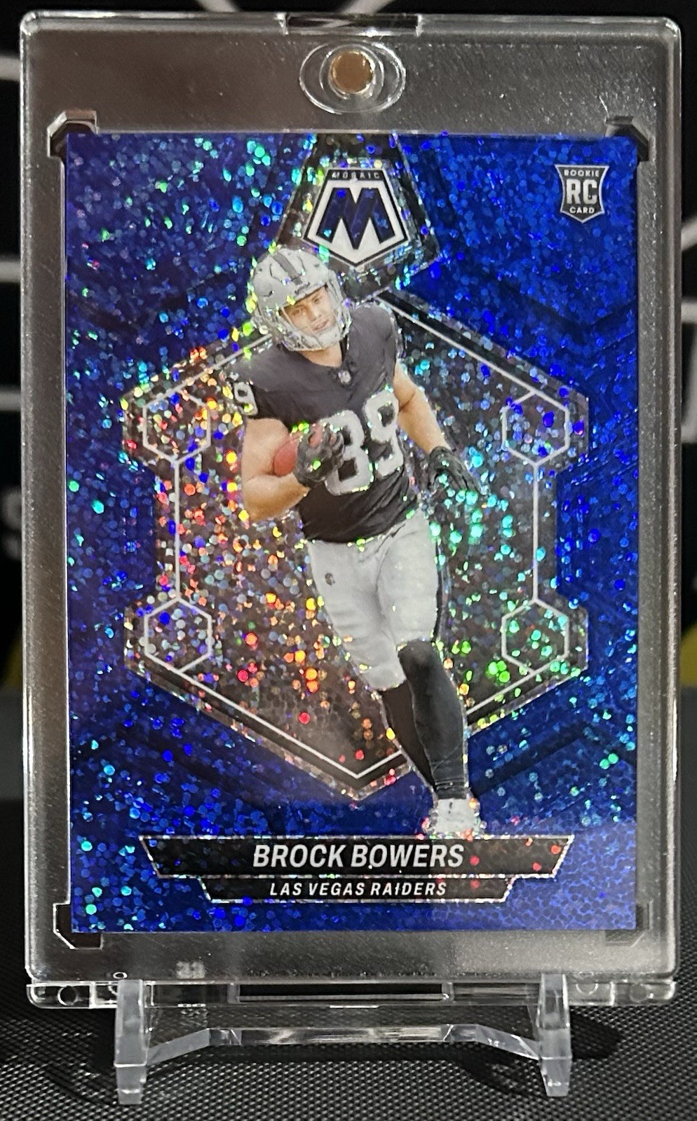 2024 Panini Mosaic Rookies Brock Bowers #313 Blue Sparkle Prizm /96 (RC) SSP