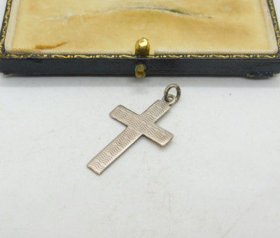Simple Sterling Silver Wave Pattern Cross Crucifix Pendant Vintage c1970
