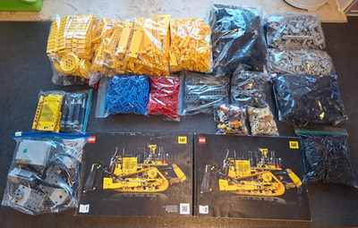 LEGO  Technic 42131 Appgesteuerter CAT  D11 Bulldozer, 3854 Teile