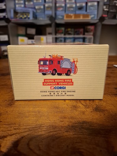 Corgi 21802 Hong Kong AEC Fire Engine - Picture 4 of 5
