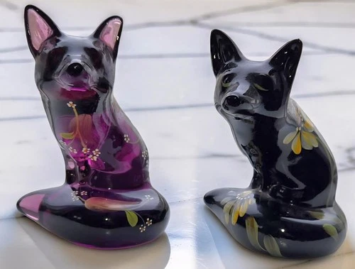 PAIR FENTON GLASS FOX HAND PAINTED SIGNED AUBERGINE BLACK PURPLE LOT RARE FIGURE