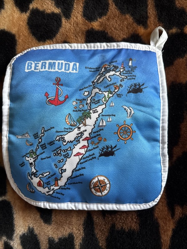 Bermuda Map And Beaches Pot Holder