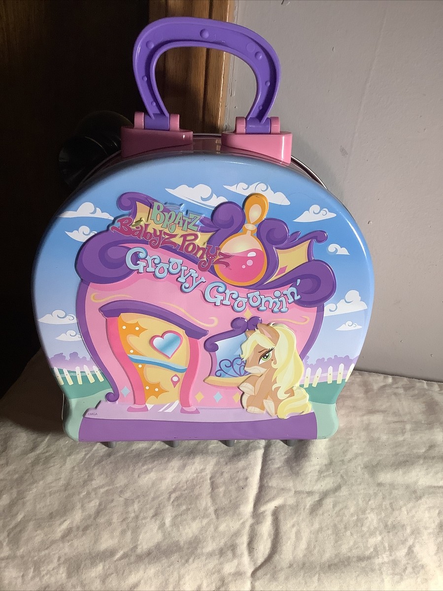 Bratz Babyz Ponyz Groovy Groomin' Horseshoe Shaped Tin Storage
