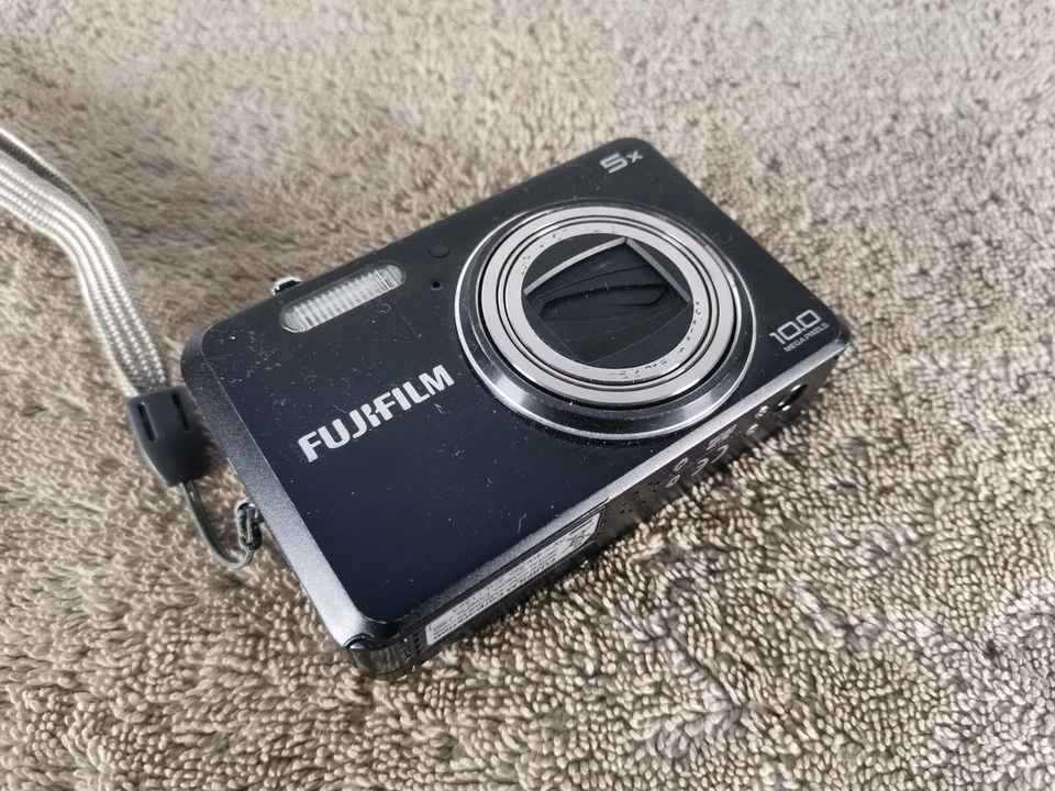 Fujifilm FinePix J Series J100 10.0MP Digital Camera - Silver, photo 1 of 5