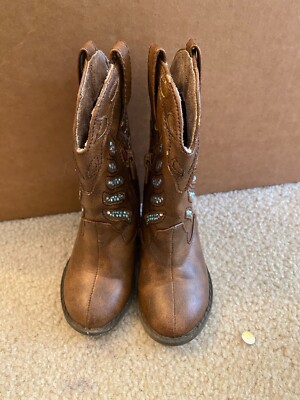 flex west size 6 toddler boots, brown with embellishments, only worn once 