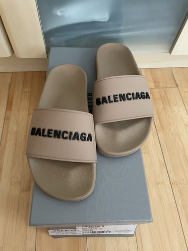 balenciaga slides sizing