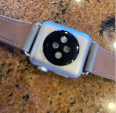 Apple Watch Series 3, 38mm, Silver Aluminum (GPS only) Grey Apple Watch Series 3, 38mm, Silver Aluminum (GPS only) Grey