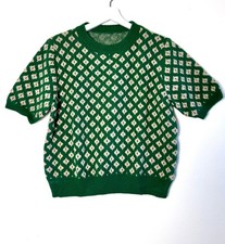 Green short sleeve sweater geometric beige pattern size M