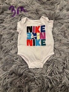 Boys Nike bodysuit size 3 months short sleeve multicolor 