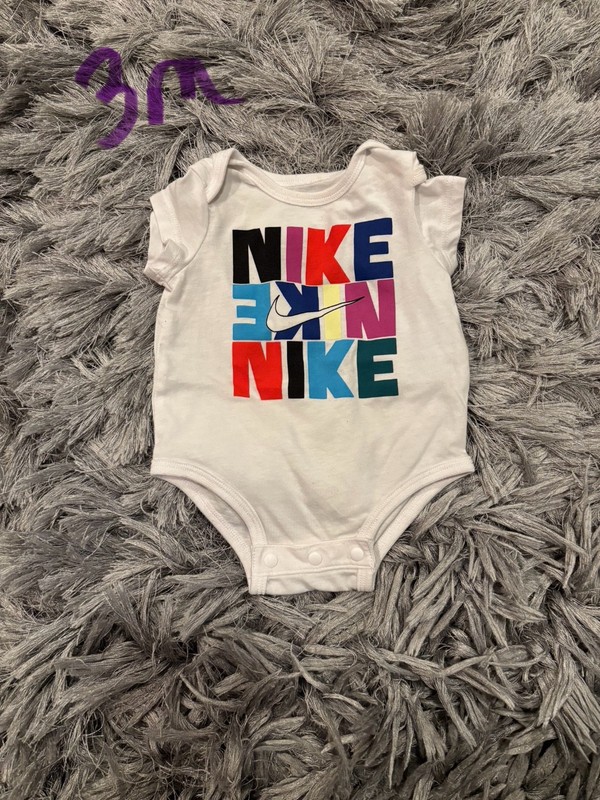 Boys Nike bodysuit size 3 months short sleeve multicolor 