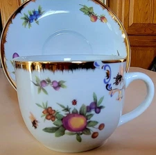 4 VICTORIA ROYALE CUPS & SAUCERS -FRUIT/INSECTS/BUTTERFLIES -EXCELLENT CONDITION