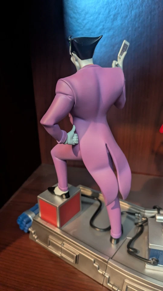 Estátuas Iron Studios Batman série animada Coringa e Harley Quinn escala arte 1/10 - Imagem 3 de 4