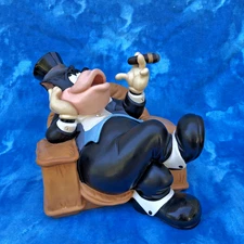 Disney~WDCC~SYMPHONY HOUR~PETE~SYLVESTER MACARON~