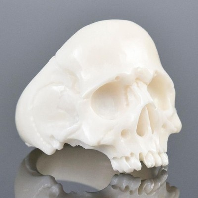Size 9 Carved Natural White Bone Skull Ring Memento Mori Sculpture 5.38g