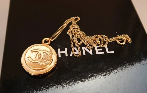 Collana CHANEL COCO Mark Bottone Ciondolo Rotondo Marca Coco