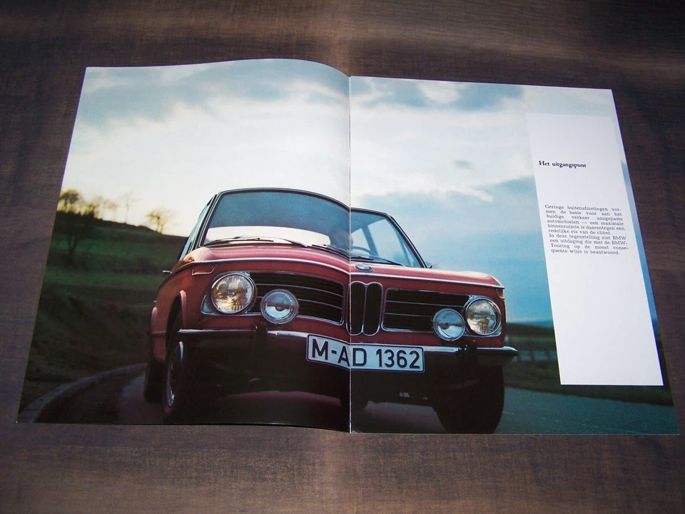 ¡EXCELENTE Magnífico prospecto Prestige BMW Serie 02 1600 2000 Touring de 1971!!! Foto 2 de 4