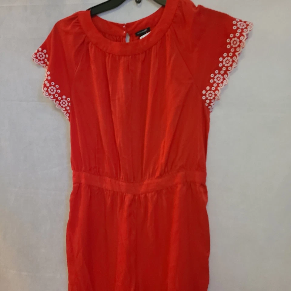 Mono para mujer Ann Taylor con ojales y cinturón en rojo talla 10 Foto 3 de 4