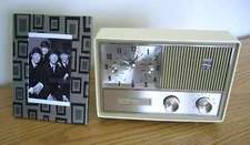 Restored Vintage Magnavox  AM Clock Table Radio from 1965 PRISTINE CONDITION
