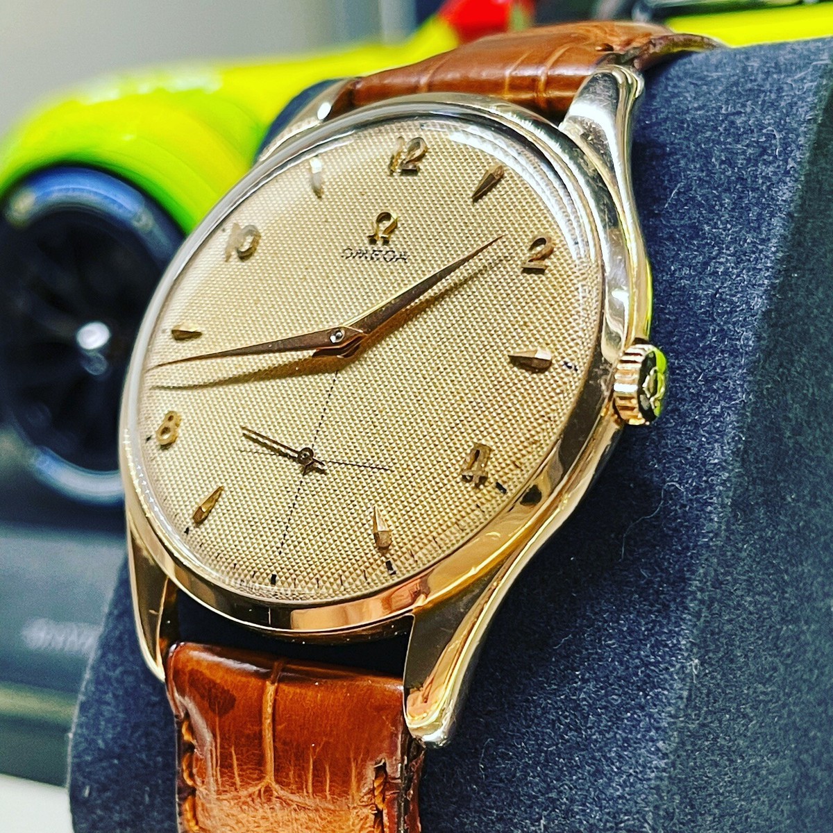 omega アンティーク Rare Vintage Omega 18k Solid Gold Jumbo 38+ mm Original Honeycomb