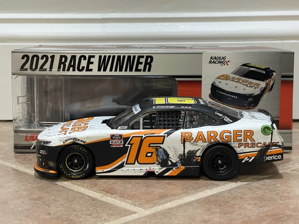 AJ Allmendinger Barger 2021 prefabricado Bristol Xfinity victoria carrera NASCAR 1/24 Kaulig Foto 3 de 4