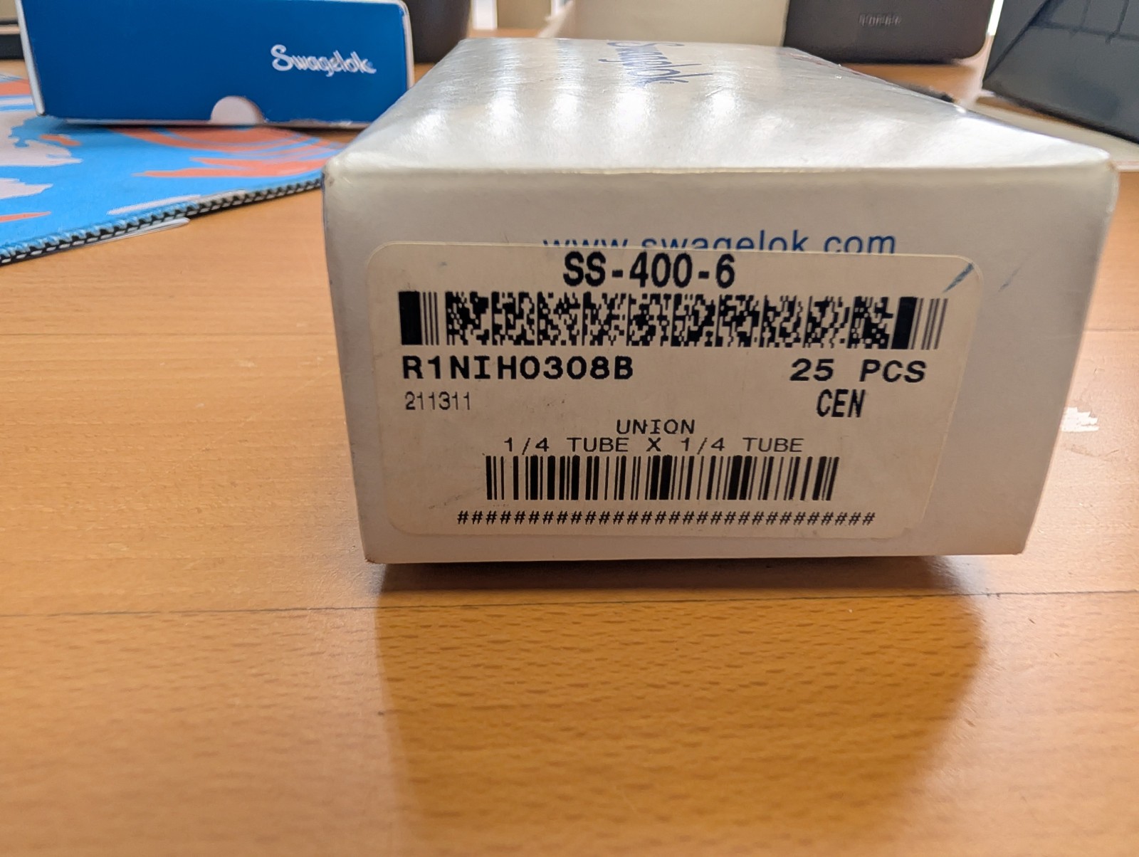 Swagelok SS4006 1/4 inch Union Tube Fitting Box of 25