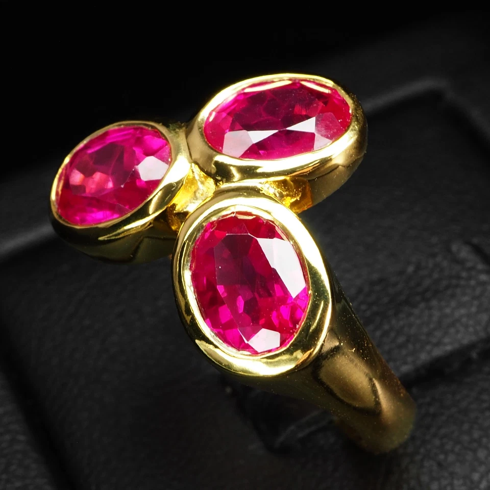 Anillos de tres piedras de turmalina rubelita rosa de 3,63 quilates de plata de ley 925 de oro de 24 quilates Foto 4 de 4