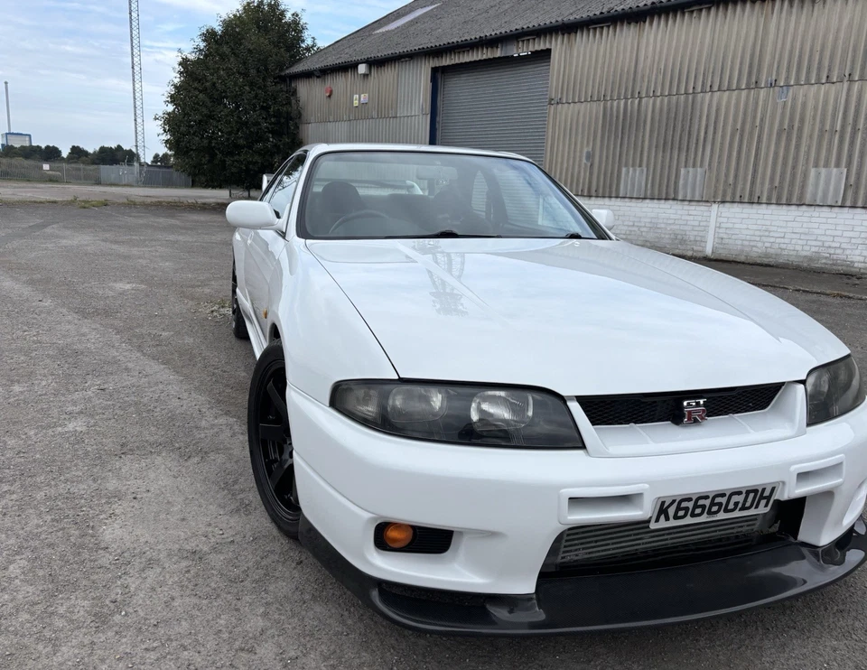 1995 Nissan Skyline R33 GTR V-spec - Image 4 of 4