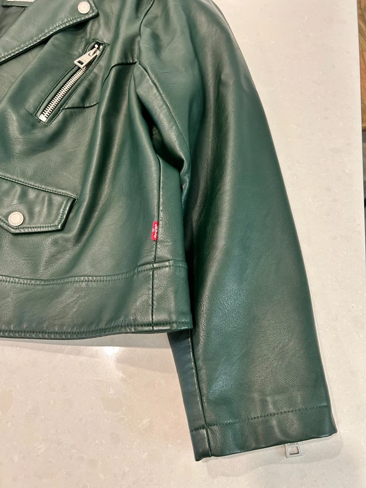 Chaqueta de motociclista Levis Strauss 2X verde vegana de cuero sintético para mujer talla grande Foto 3 de 4