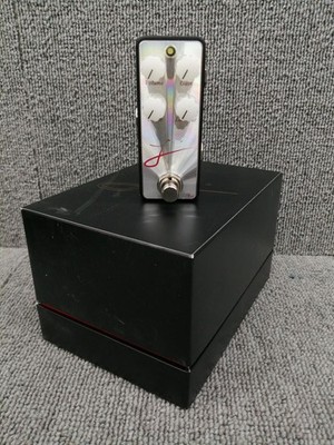 Large' Distortion System Effektpedal rot gebraucht