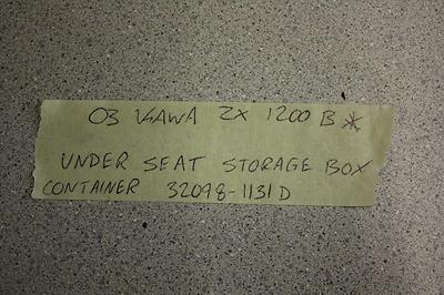 03 KAWASAKI ZX 1200 B NINJA UNDER SEAT STORAGE BOX CONTAINER 32098