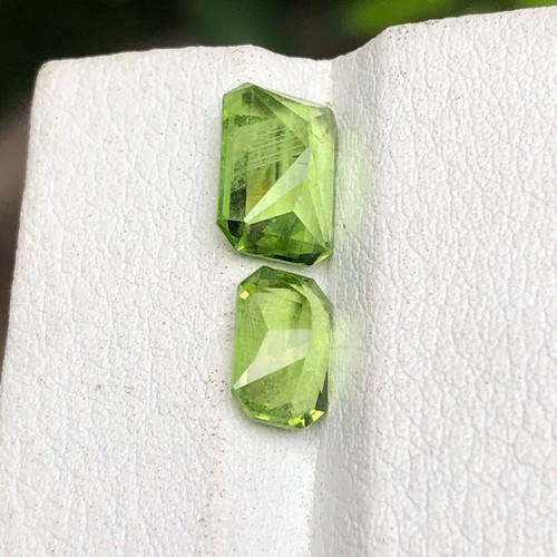 Peridotos naturales verdes raros de 3,65 quilates de alta calidad de Pakistán - Imagen 7 de 10
