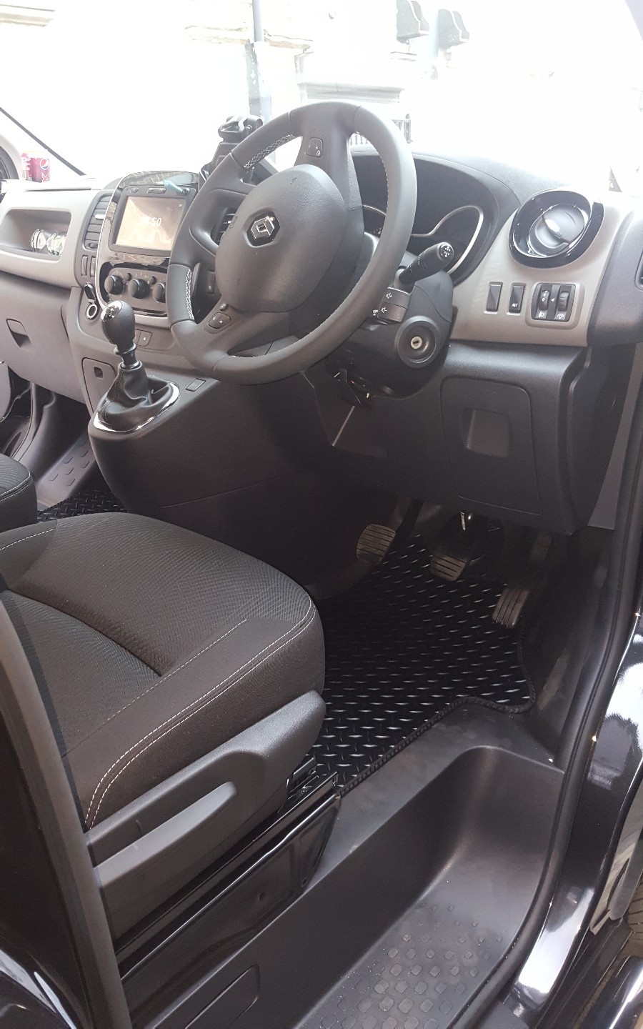 Vauxhall vivaro van (20142019) new black rubber tailored car floor